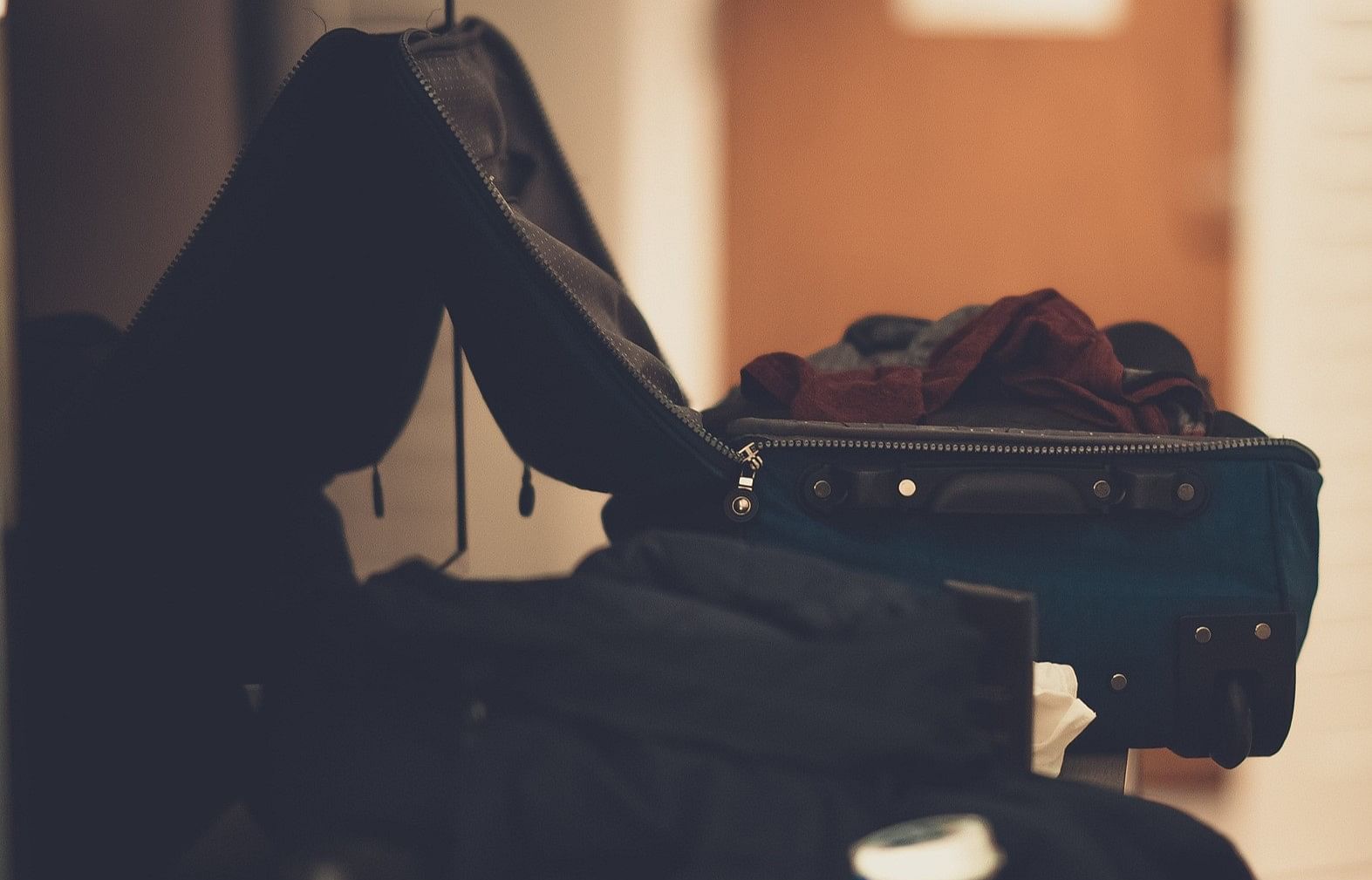 15 Ways to Pack Light as a Student 