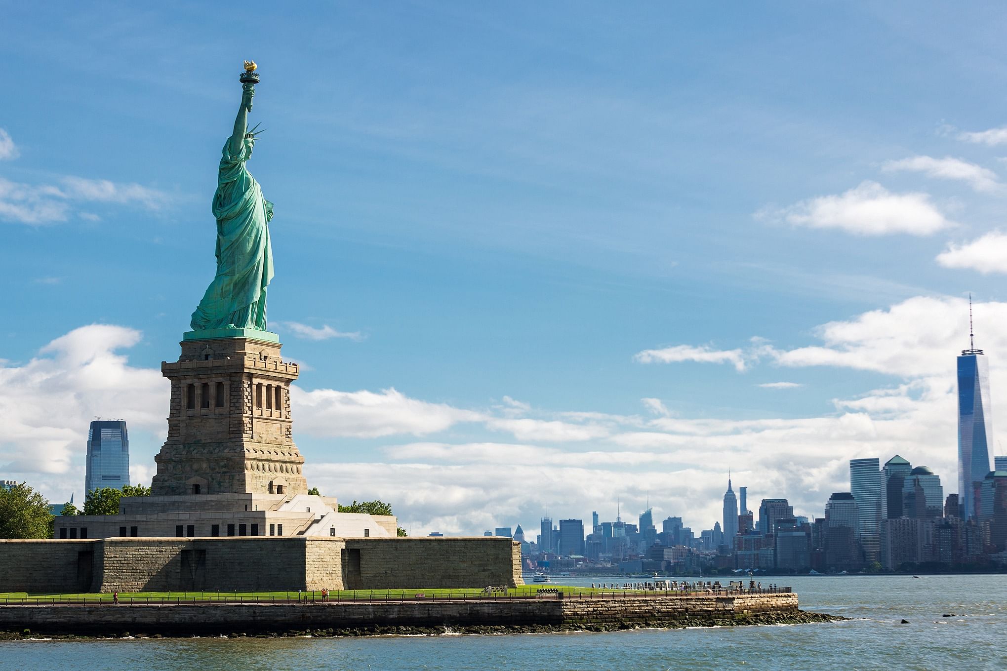 Cost Of Living in USA VS Canada - Which Is Better in 2025?