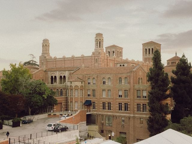 St. Edward's University