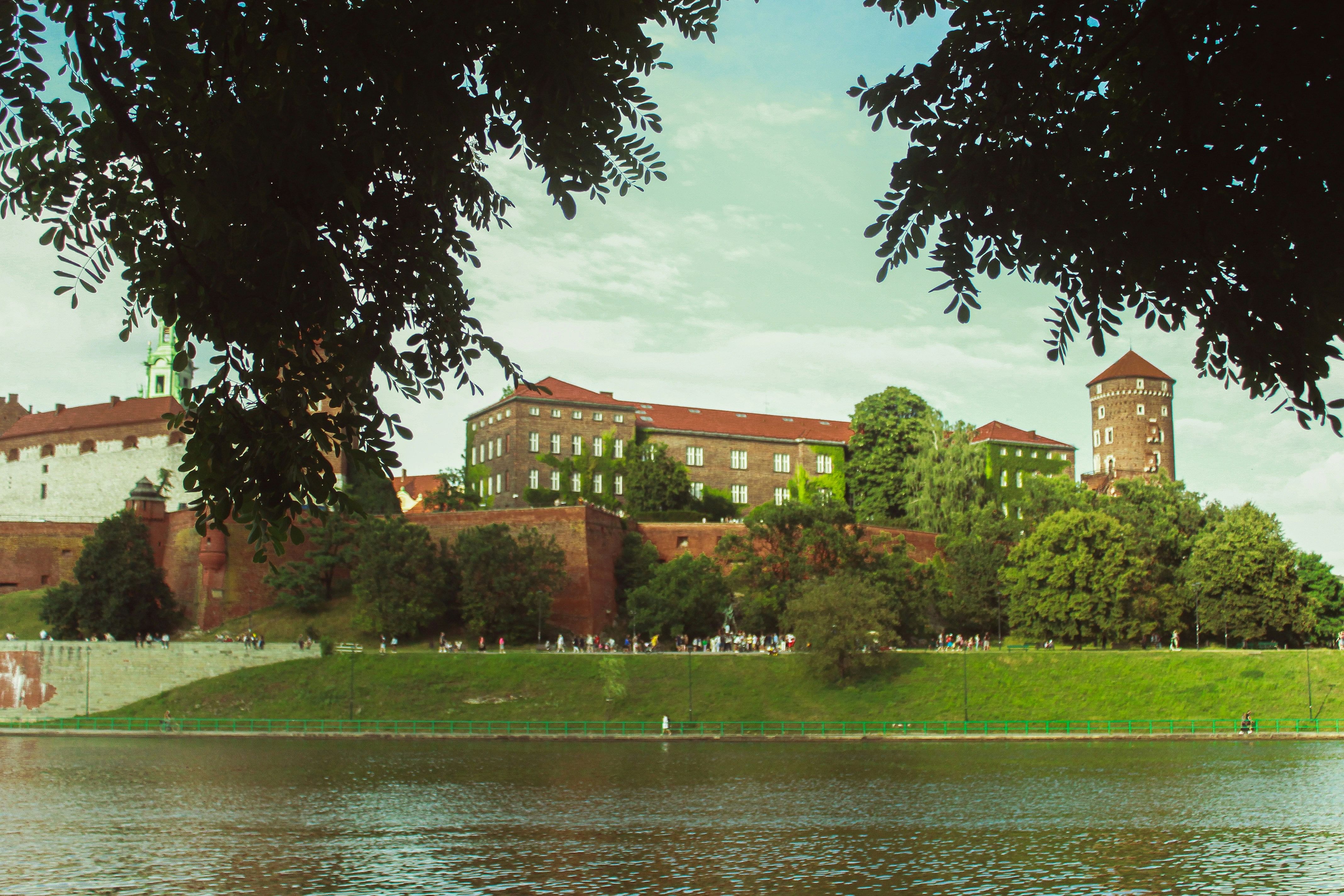 Northeastern Illinois University: Rankings, Fees & Insights