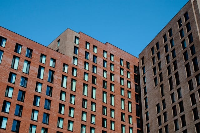 Résidences universitaires vs appartements : qu’est-ce qui correspond à votre mode de vie ?